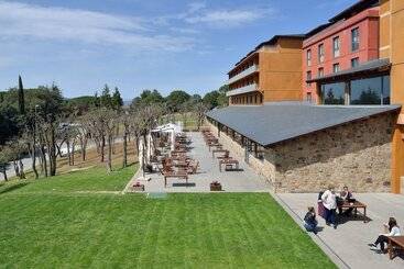 استراحتگاه Montanyà Hotel & Lodge