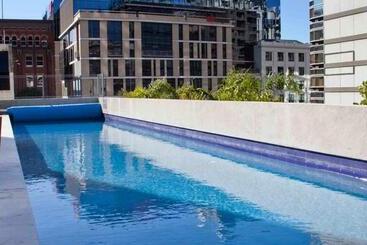 هتل Auckland Harbour Suites