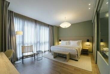 هتل Barcelo  Oviedo Cervantes