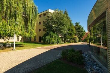 هتل Castello Artemide Congressi