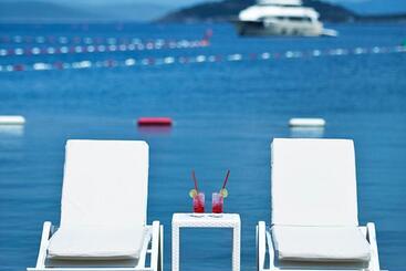 هتل Divan Bodrum Palmira