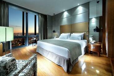 هتل Eurostars Madrid Tower