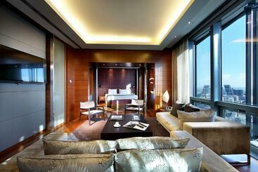 هتل Eurostars Madrid Tower