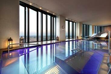هتل Eurostars Madrid Tower