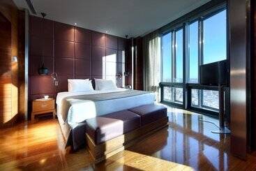 هتل Eurostars Madrid Tower