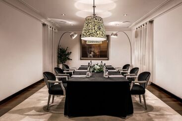 Hospes Puerta De Alcalá, A Member Of Design Hotels