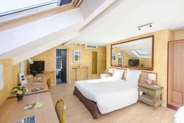 هتل Hôtel Bosquet Pau Centre