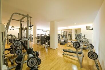 هتل La Reggia Sporting Center