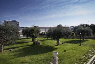 هتل Relais Masseria Serritella