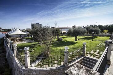 هتل Relais Masseria Serritella