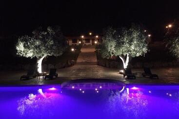 هتل Relais Masseria Serritella