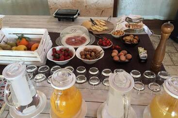هتل Relais Masseria Serritella