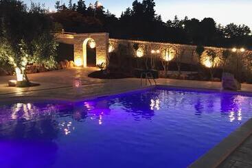 هتل Relais Masseria Serritella