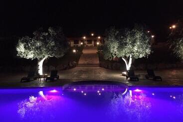 هتل Relais Masseria Serritella