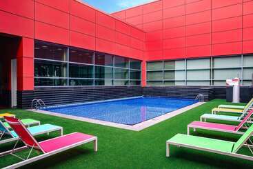 هتل Royal Plaza On Scotts