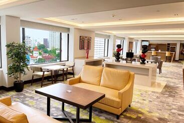 هتل Royal Plaza On Scotts