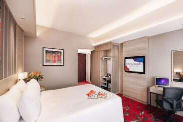 هتل Royal Plaza On Scotts