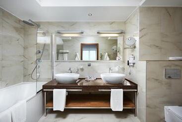 هتل Victoria  & Business Centre Minsk