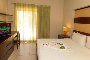 هتل Villas Sol Beach Resort