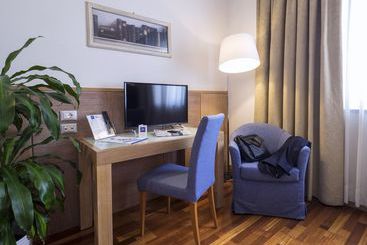 هتل Ih S Firenze Business