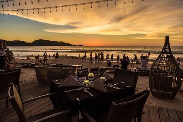 Kudo Hotel & Beach Club
