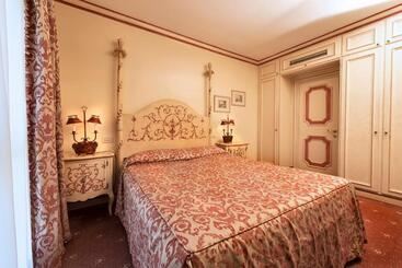 اقامتگاه Db Villas Le Ville Del Lido Resort