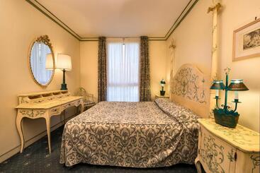 اقامتگاه Db Villas Le Ville Del Lido Resort