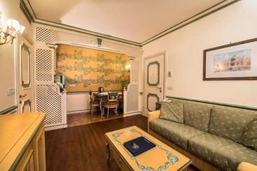 اقامتگاه Db Villas Le Ville Del Lido Resort