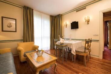 اقامتگاه Db Villas Le Ville Del Lido Resort