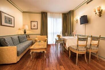 اقامتگاه Db Villas Le Ville Del Lido Resort