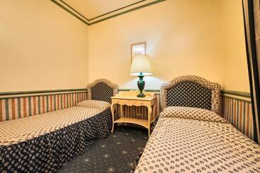 اقامتگاه Db Villas Le Ville Del Lido Resort