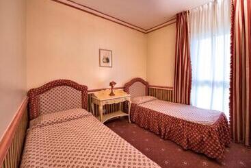 اقامتگاه Db Villas Le Ville Del Lido Resort