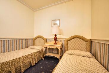 اقامتگاه Db Villas Le Ville Del Lido Resort