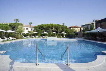 اقامتگاه Db Villas Le Ville Del Lido Resort