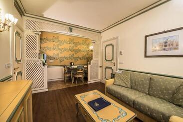 اقامتگاه Db Villas Le Ville Del Lido Resort