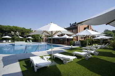 اقامتگاه Db Villas Le Ville Del Lido Resort