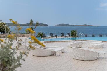 Aparthotel Plat