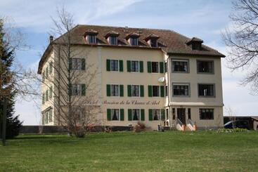 هتل Hôtel De La Chaux D Abel