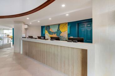 استراحتگاه Hilton Vacation Club Royal Palm St. Maarten