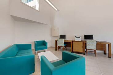 استراحتگاه Hilton Vacation Club Royal Palm St. Maarten