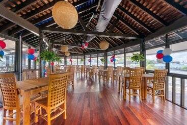 استراحتگاه Hilton Vacation Club Royal Palm St. Maarten