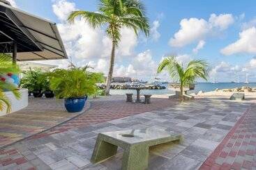 استراحتگاه Hilton Vacation Club Royal Palm St. Maarten