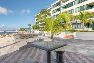 استراحتگاه Hilton Vacation Club Royal Palm St. Maarten