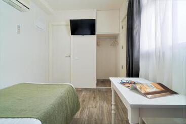 Hostal Sol Y Miel
