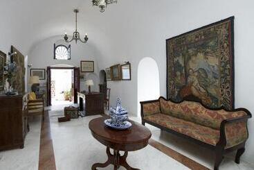 هتل Aigialos Luxury Traditional Settlement