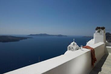 هتل Aigialos Luxury Traditional Settlement