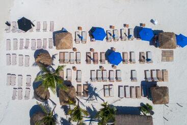 هتل & Beach Club Ojo De Agua