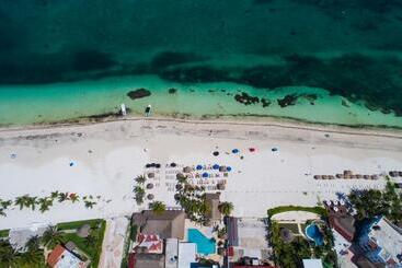 هتل & Beach Club Ojo De Agua
