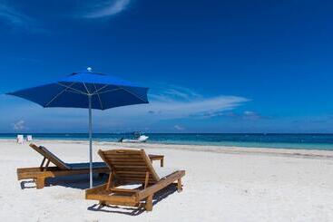 هتل & Beach Club Ojo De Agua