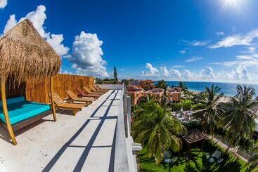 هتل & Beach Club Ojo De Agua
